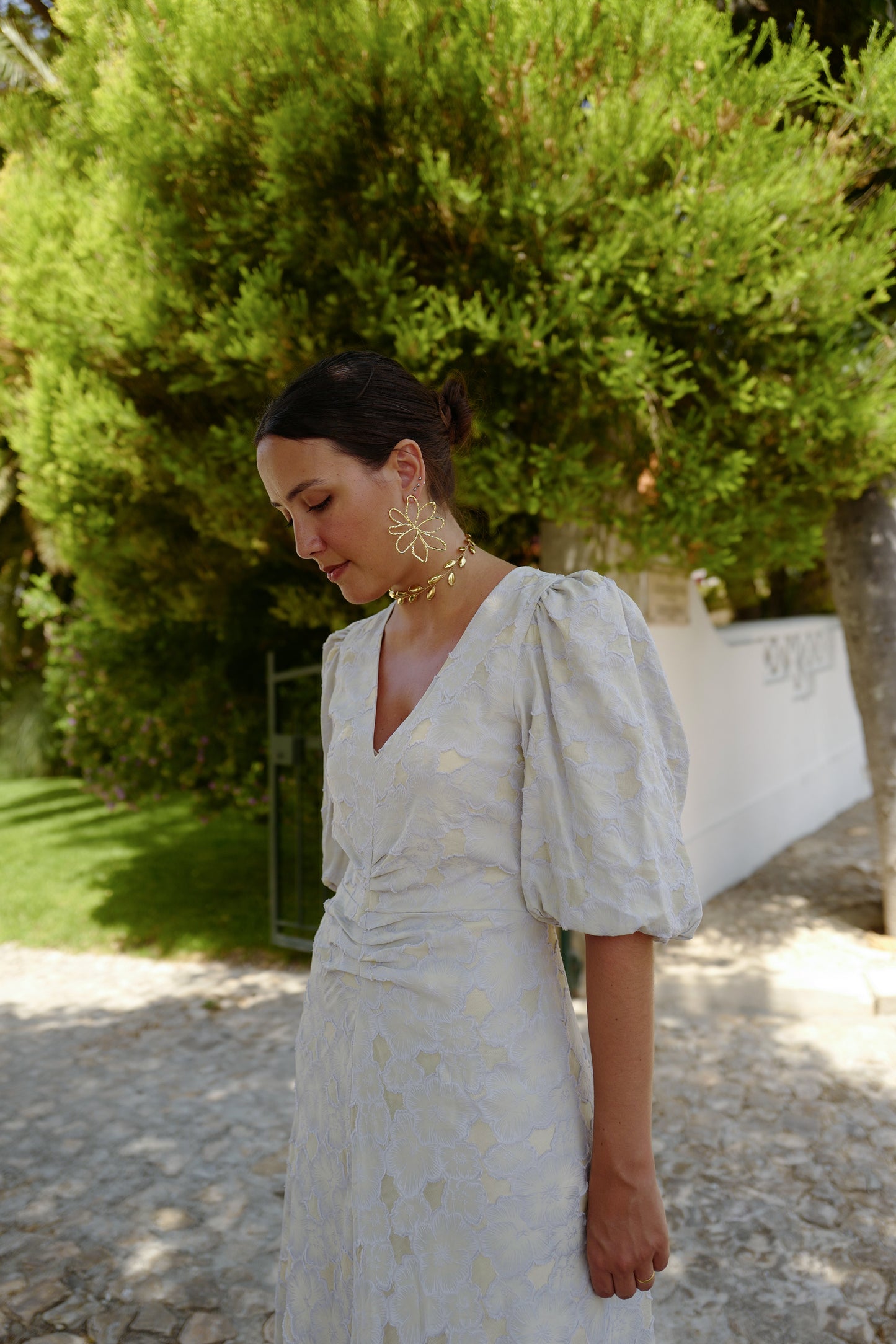 Vestido floral amarelo e lilás