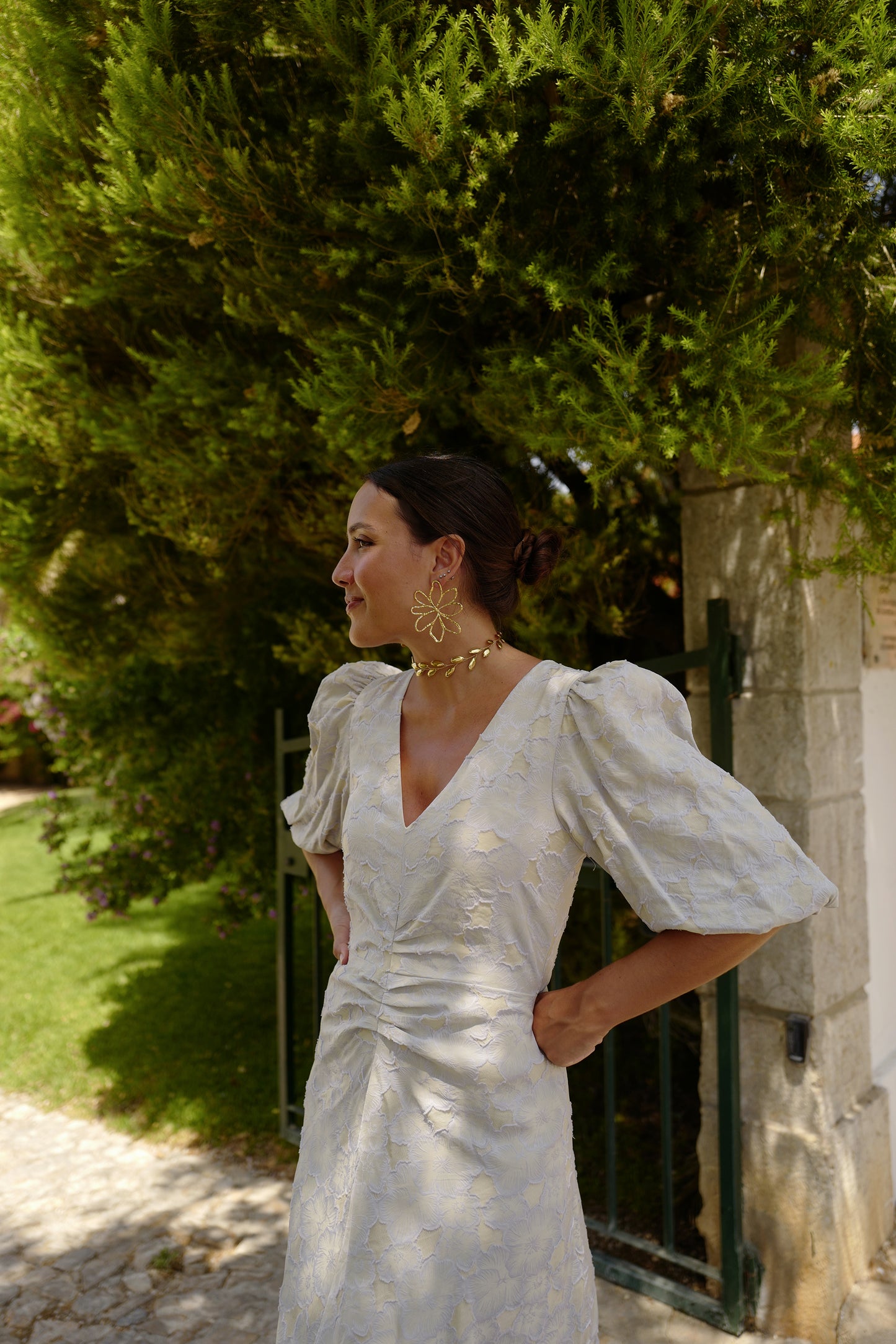 Vestido floral amarelo e lilás