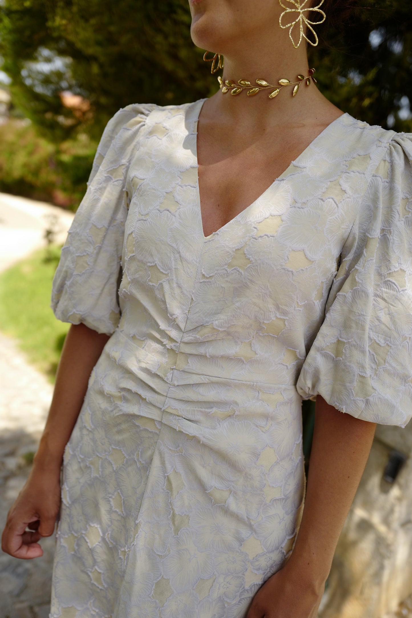 Vestido floral amarelo e lilás