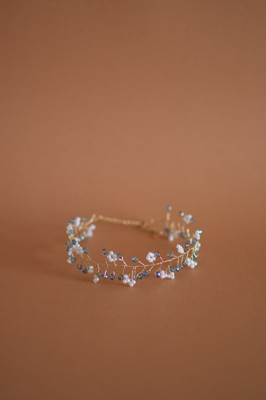 Gargantilha fina flores e azul