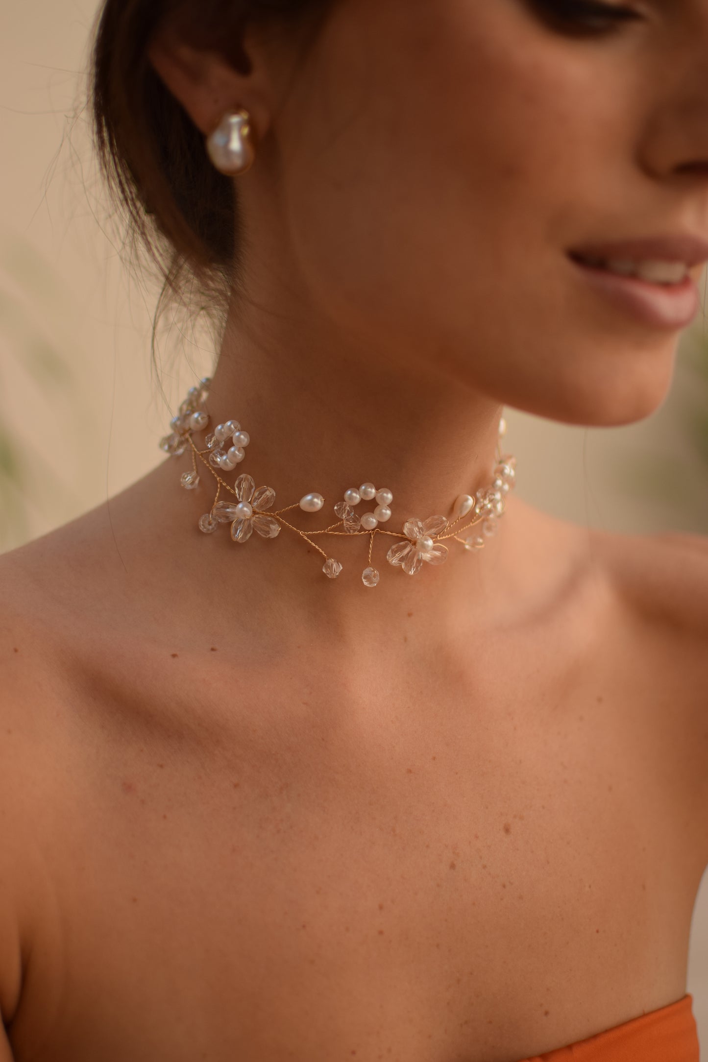 Choker flores e missangas