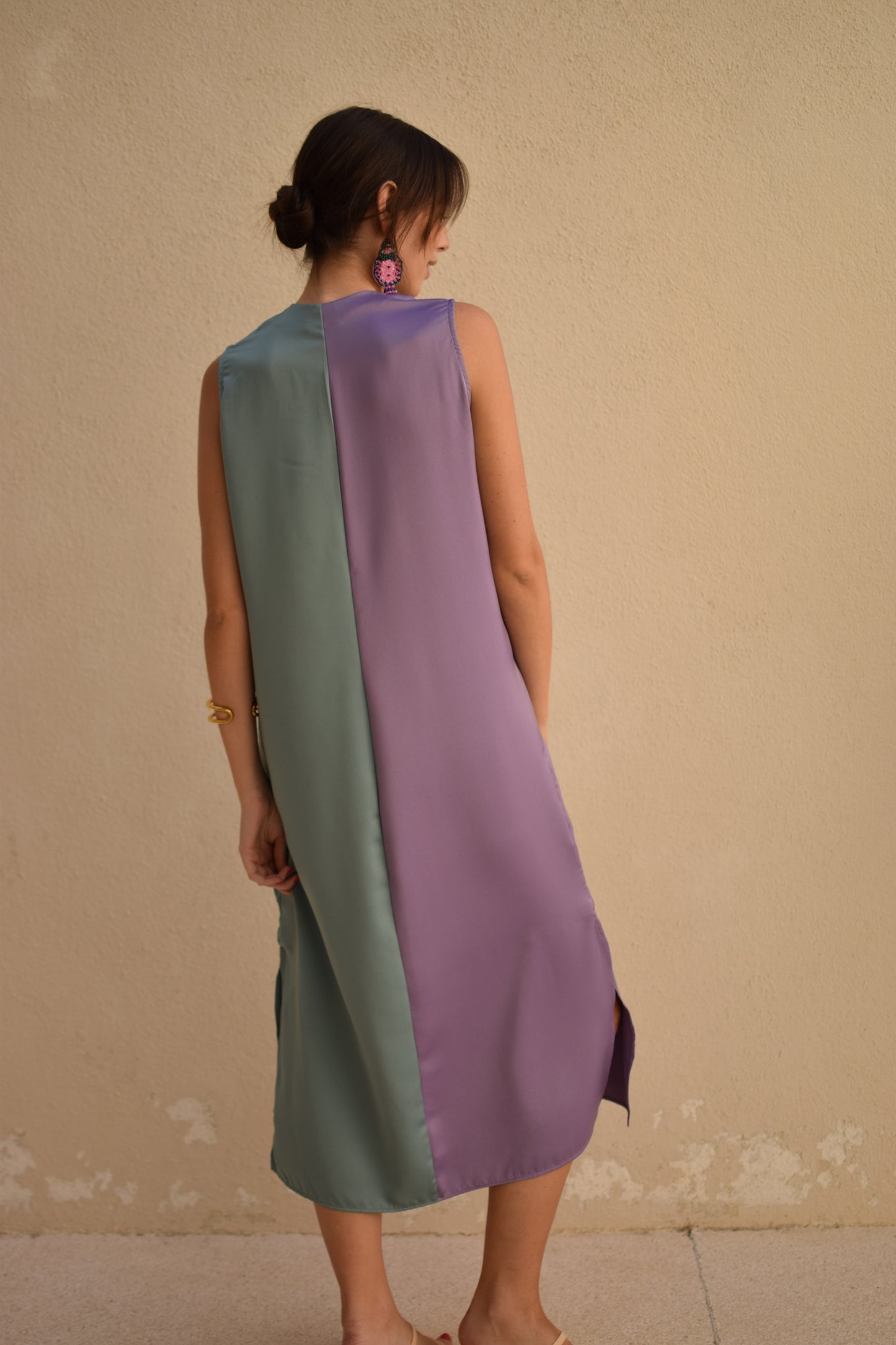 Vestido midi lilás e verde