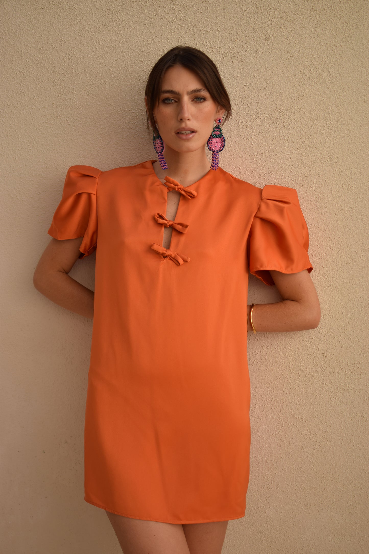 Vestido curto cor-de-laranja