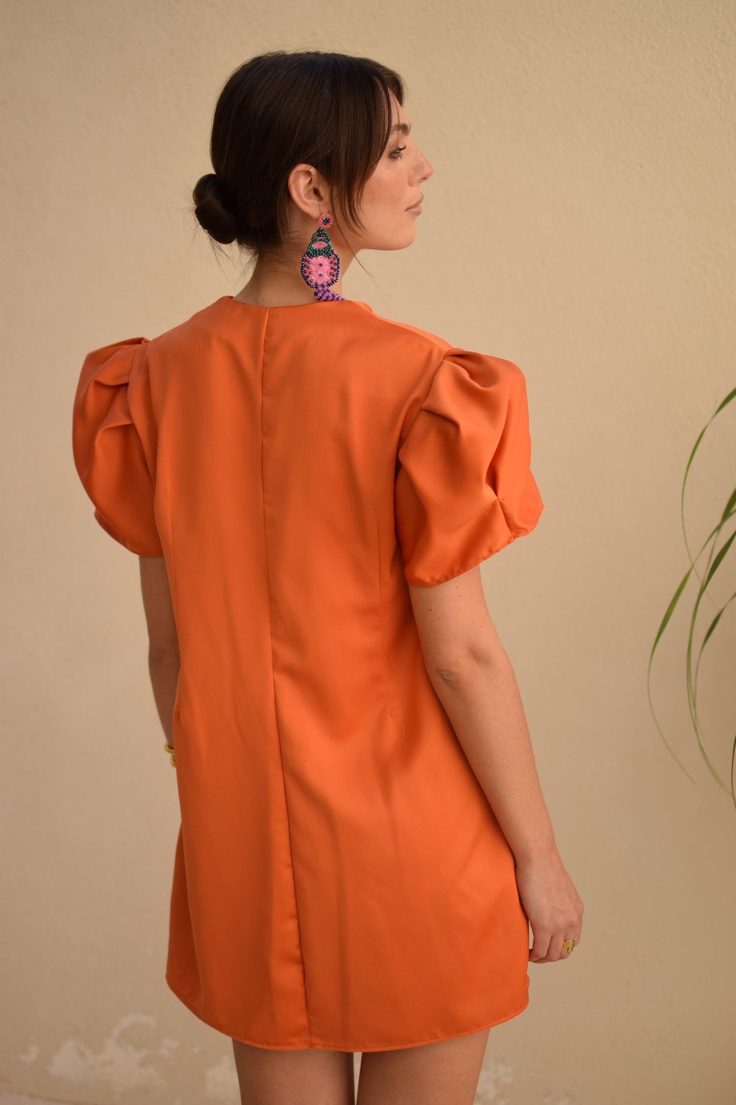 Vestido curto cor-de-laranja