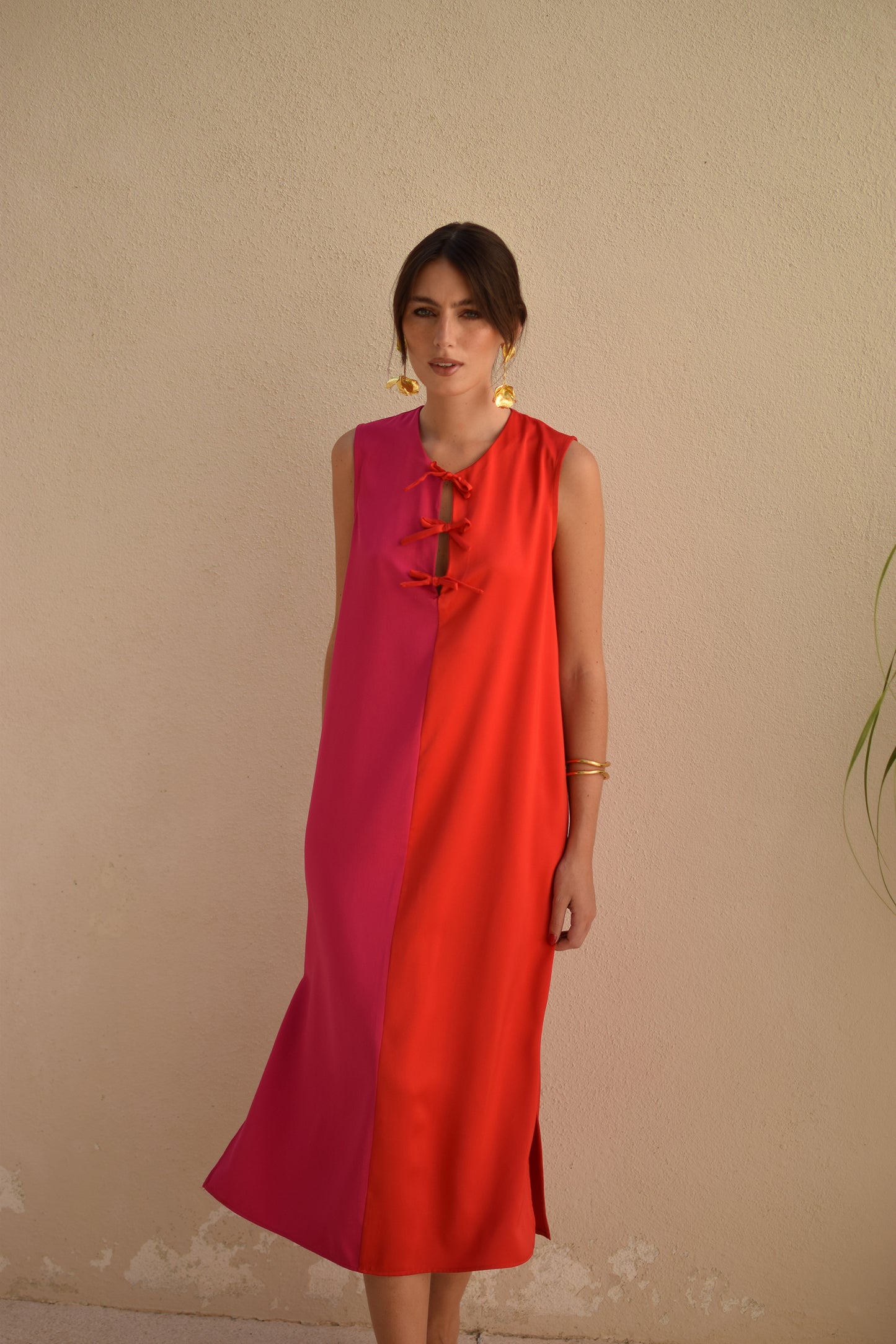 Vestido midi encarnado e cor-de-rosa